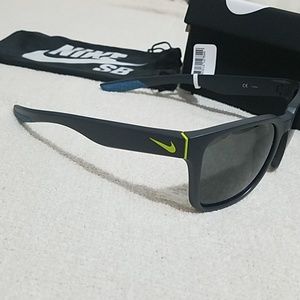Nike Recover Sunglasses Ev874 